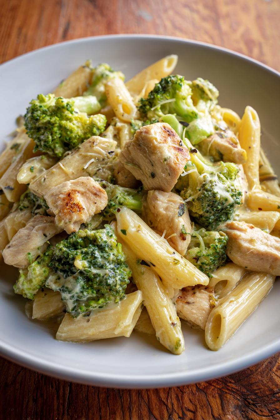 Einfaches Rezept für Hähnchen-Brokkoli-Pasta - detail 2