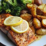 Zitronenbutterlachs mit knusprigen Kartoffeln und Brokkoli – Frisch, aromatisch und vollwertig!