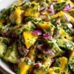 Bunter Avocado-Mango-Salat