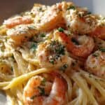 Spaghetti mit Garnelen in Knoblauch-Sahnesauce