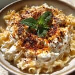 Türkische Nudeln mit Joghurt