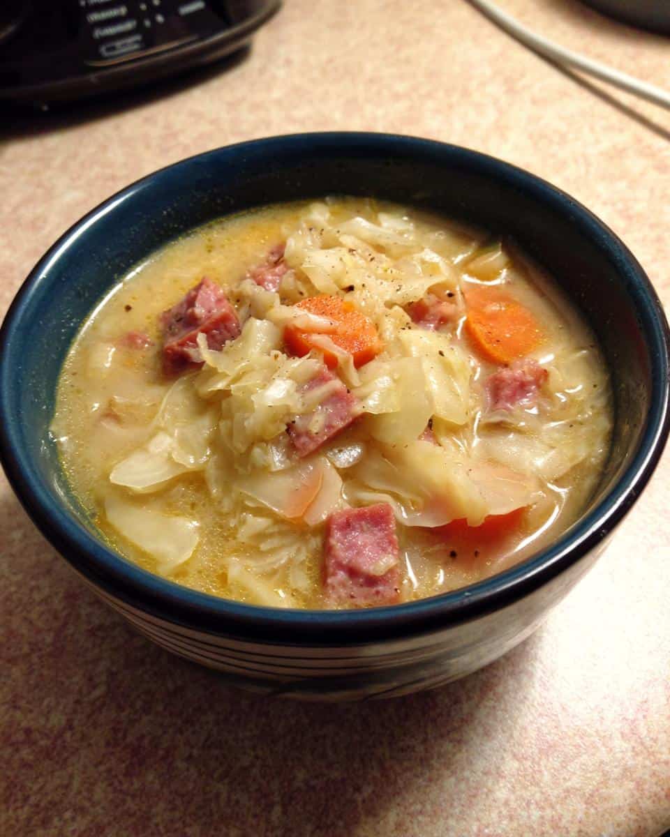 Einfache & Cremige Corned Beef Suppe mit Kohl - detail 2