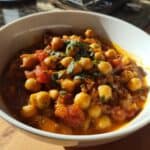 Cremiger Harissa Kichererbsen Eintopf