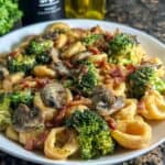 Pasta Pfanne mit Brokkoli Champignons und Speck