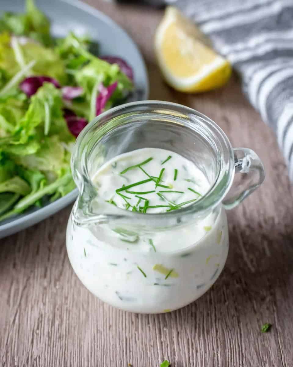 Einfaches Joghurt Dressing Rezept für Salat schnell selber machen - detail 1
